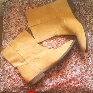 Vince Camuto tan leather booties